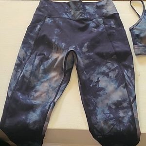 Alphalete leggings and bra both size medium color is oil stain